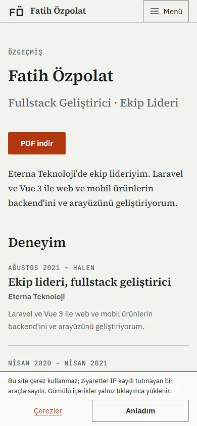 fatihozpolat.com CV sayfasının telefondaki görünümü: tek sütunlu deneyim listesi.